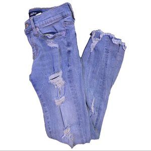 Aero low rise ripped jeans. Size 000